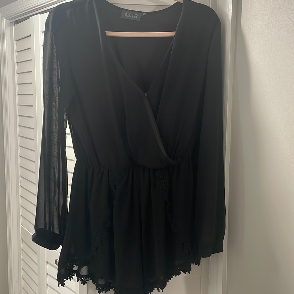 ASTR Black long sleeve romper